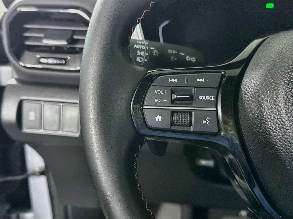 Used 2023 Honda Pilot Sport image 19