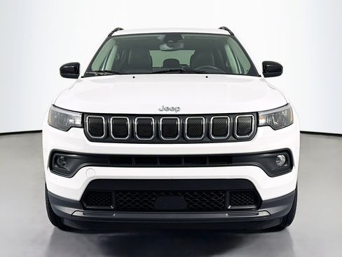 Used 2022 Jeep Compass Latitude w/ Convenience Group image 2