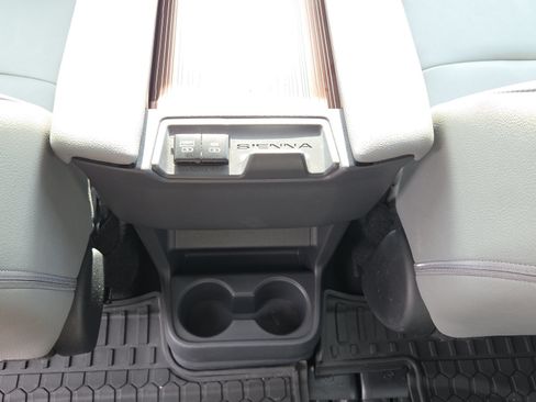 Certified 2024 Toyota Sienna XLE FWD image 15
