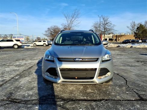 Used 2015 Ford Escape SE w/ Equipment Group 201A image 2