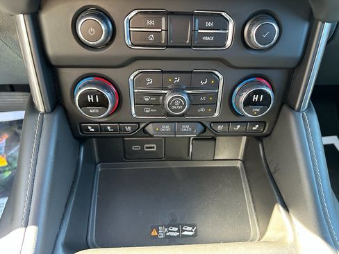 Used 2024 Chevrolet Tahoe Premier image 22