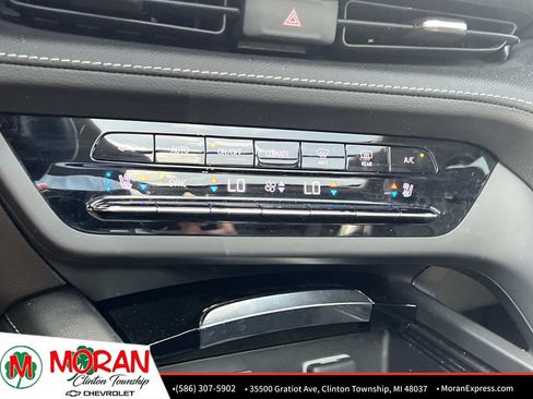 Used 2023 Buick Envision Avenir AWD/4WD image 25