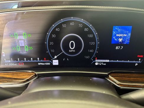 Used 2022 Cadillac Escalade ESV Luxury image 30