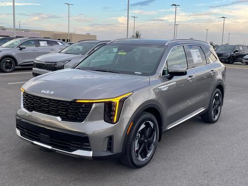 New 2026 Kia Sorento EX w/ EX Premium Package AWD/4WD image 3