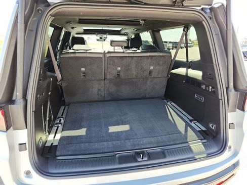 New 2025 Jeep Wagoneer L Series II w/ Convenience Group I AWD/4WD image 9