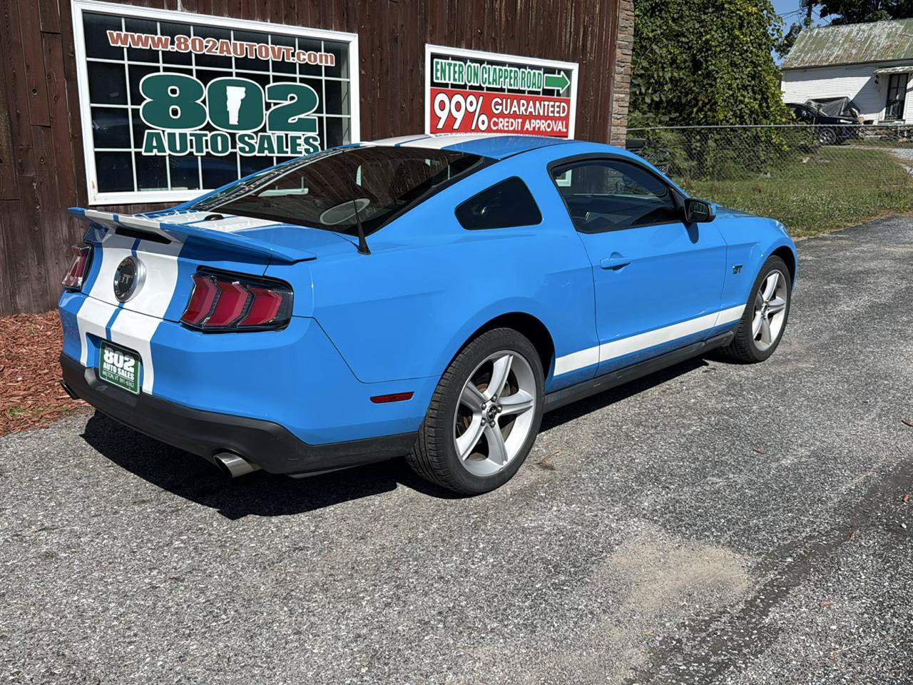 Used 2010 Ford Mustang GT RWD image 8
