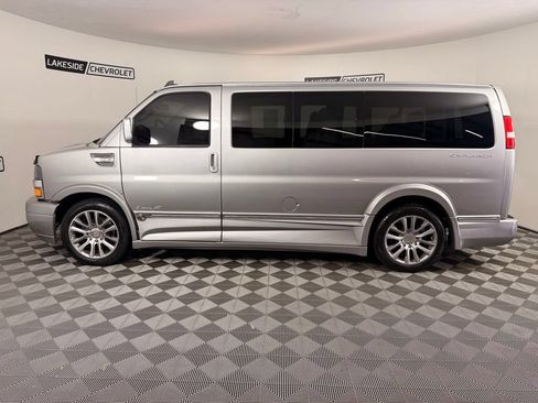 Used 2021 Chevrolet Express 2500 LS w/ Enhanced Convenience Package RWD image 3