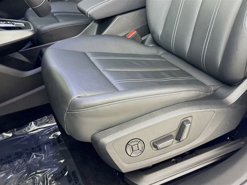 Used 2023 Audi Q4 e-tron Premium Plus w/ Premium Plus image 20