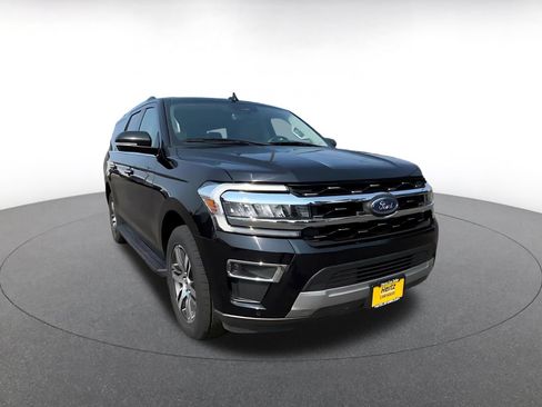 Used 2024 Ford Expedition Max Limited RWD image 3