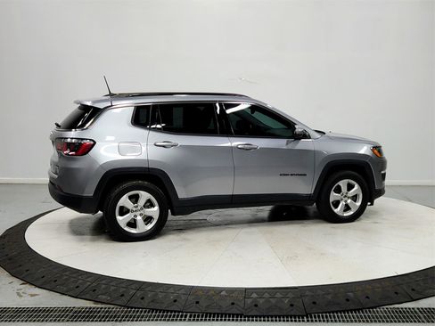 Used 2018 Jeep Compass Latitude w/ Popular Equipment Group image 9