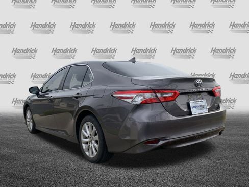 Used 2020 Toyota Camry LE image 8