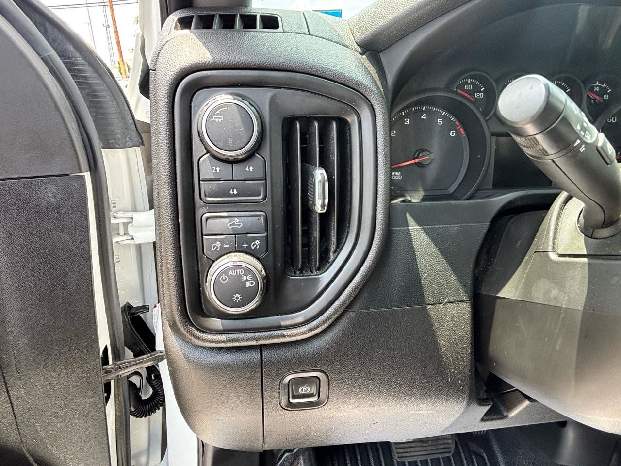 Used 2022 Chevrolet Silverado 2500 W/T w/ WT Fleet Convenience Package AWD/4WD image 25