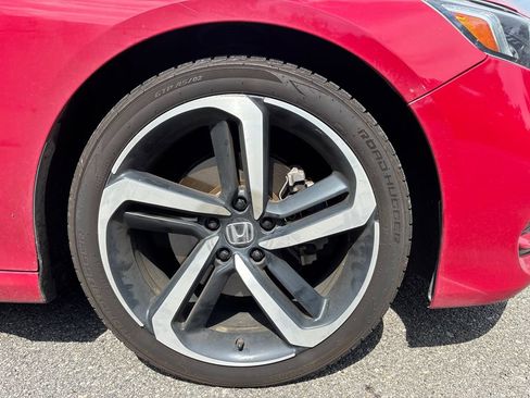 Used 2018 Honda Accord Sport image 10