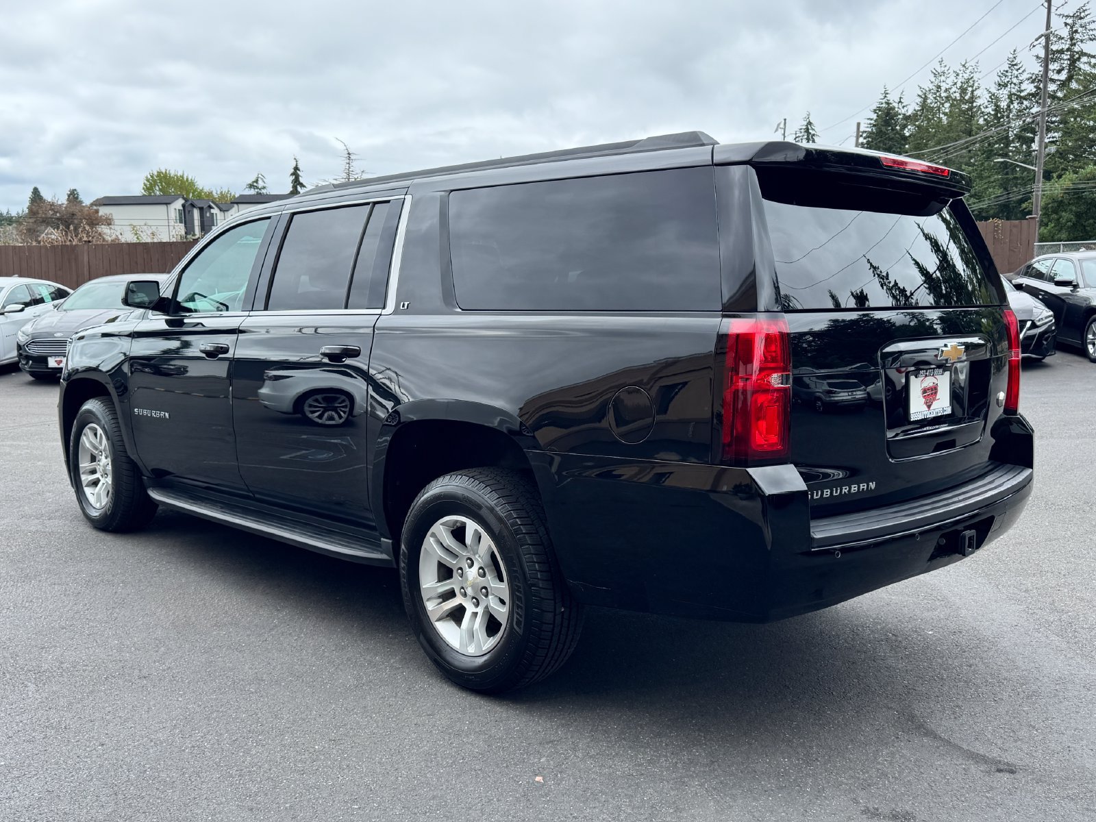 Used 2020 Chevrolet Suburban LT AWD/4WD image 5
