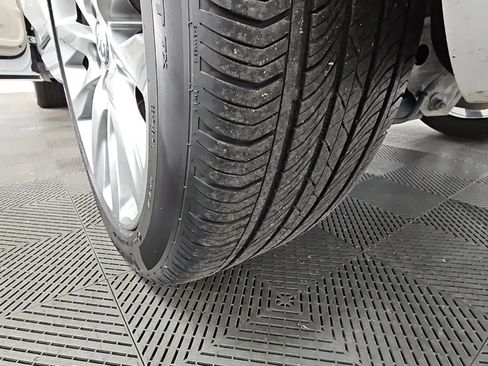 Used 2023 Buick Envision Avenir image 47