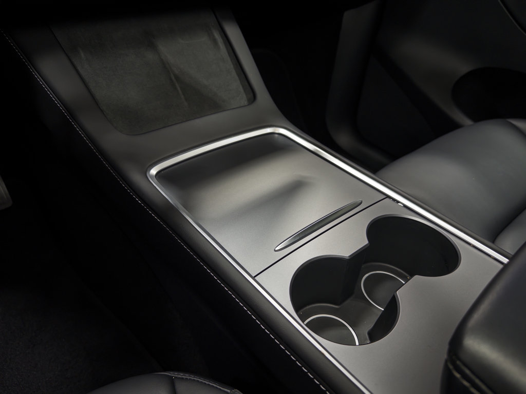 Used 2025 Tesla Model Y Long Range RWD image 18