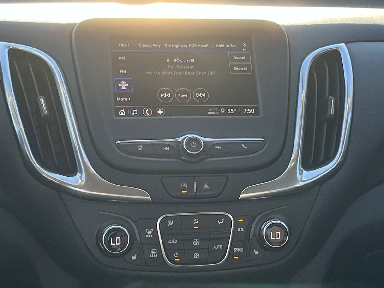 Used 2024 Chevrolet Equinox LT AWD/4WD image 16