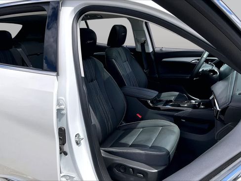 Certified 2025 Buick Envision Avenir AWD/4WD image 9