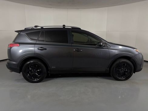 Used 2016 Toyota RAV4 XLE image 9