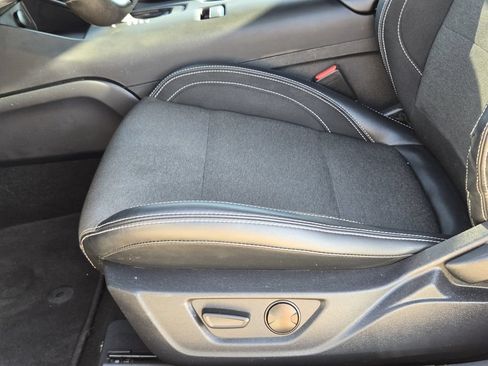 Used 2024 Ford Mustang Convertible RWD image 23