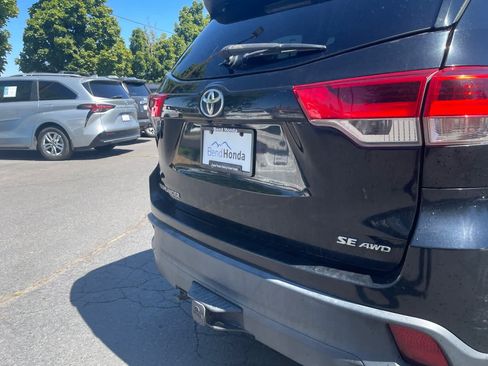 Used 2018 Toyota Highlander SE AWD/4WD image 14