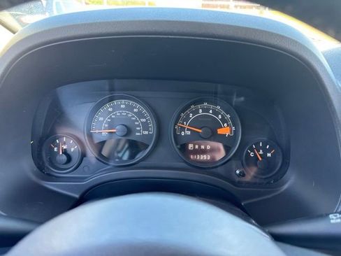 Used 2014 Jeep Patriot Latitude AWD/4WD image 20