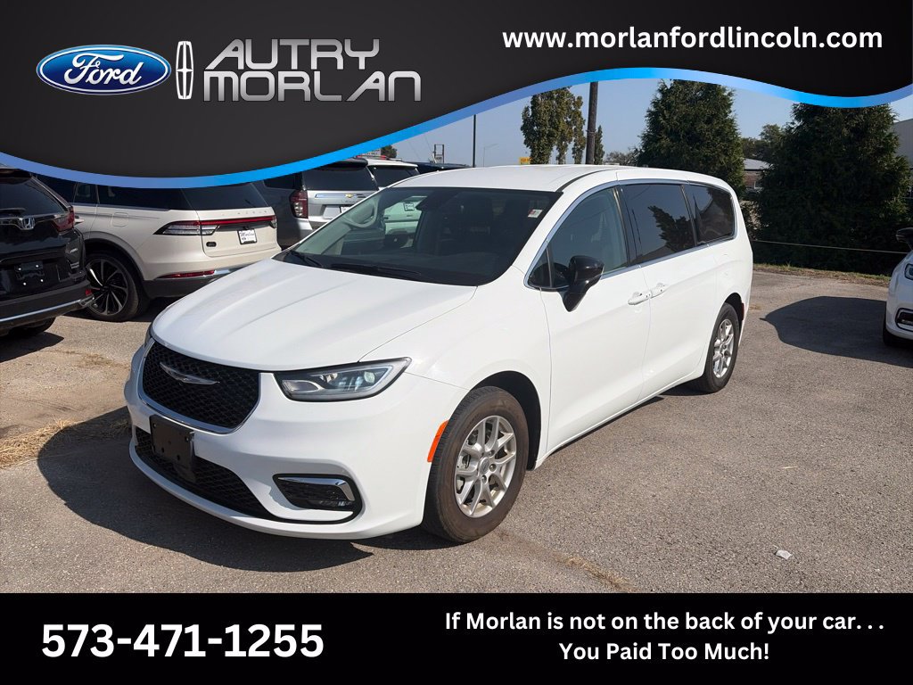 Used 2024 Chrysler Pacifica Touring-L FWD image 1