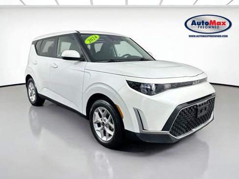 Used 2024 Kia Soul LX w/ Option Group 015 FWD image 1