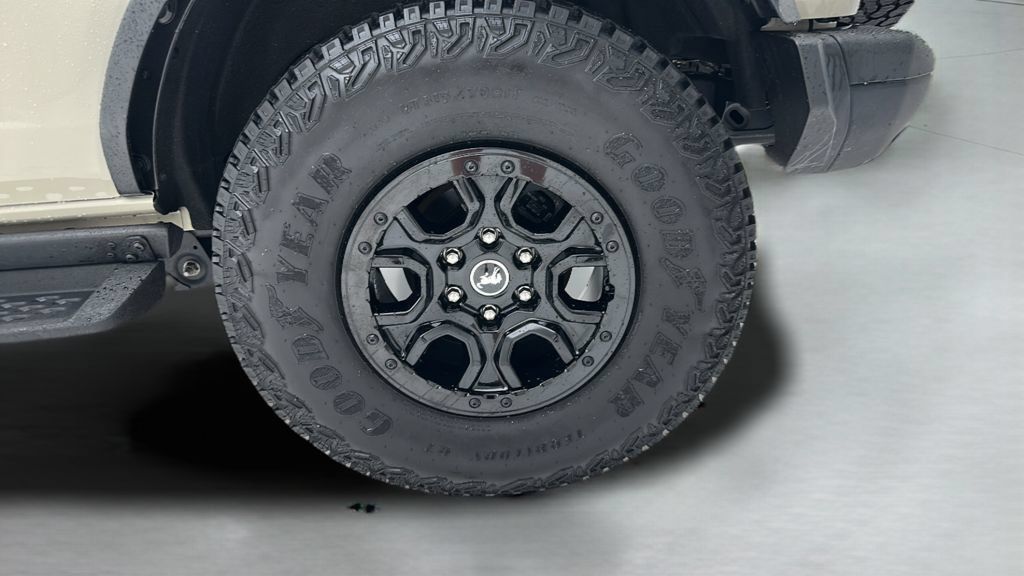 Used 2025 Ford Bronco Badlands AWD/4WD image 9