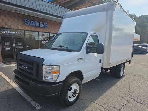 Used 2018 Ford E-350 and Econoline 350 Super Duty w/ Power Windows & Locks Group image 1