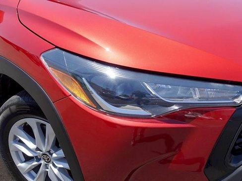 Certified 2022 Toyota Corolla Cross LE AWD/4WD image 2