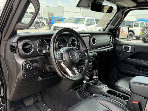 Used 2022 Jeep Wrangler Unlimited Rubicon 4xe w/ Cold Weather Group AWD/4WD image 15