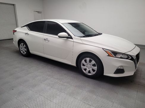 Used 2019 Nissan Altima 2.5 S FWD image 11