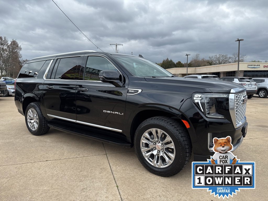 Used 2024 GMC Yukon XL Denali AWD/4WD image 3
