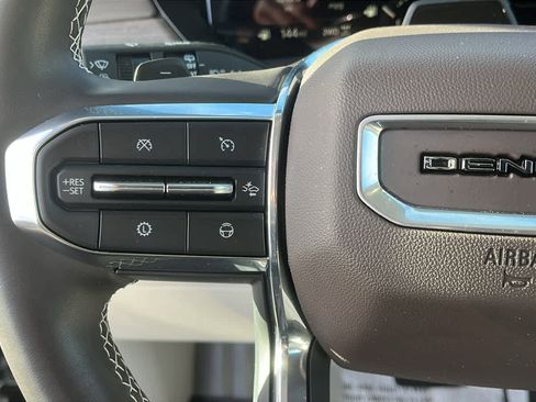 Used 2025 GMC Acadia Denali w/ Super Cruise Package image 12