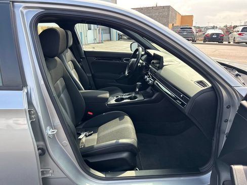 Used 2025 Honda Civic Sport image 40