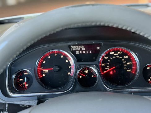 Used 2014 GMC Acadia SLT image 28