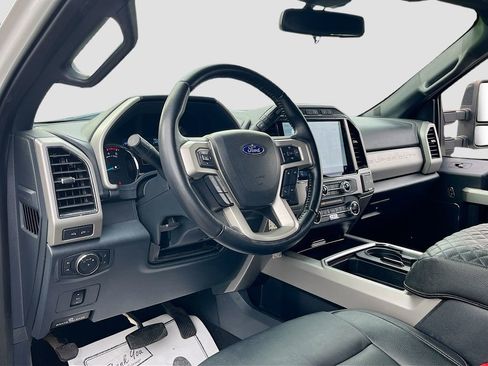 Used 2022 Ford F250 Lariat image 9