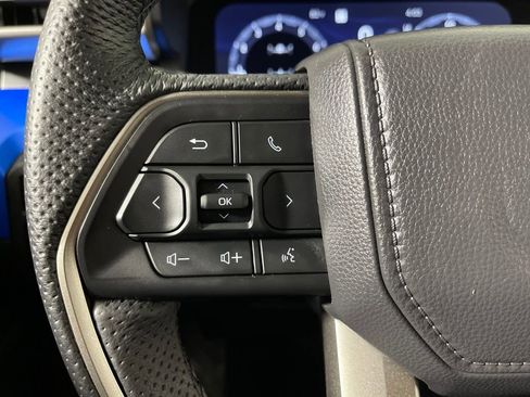 Certified 2025 Toyota Tacoma TRD Off-Road image 26