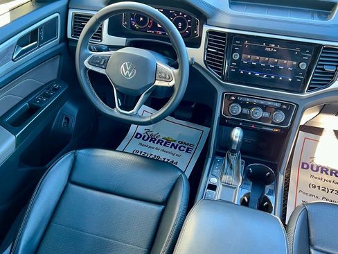 Used 2022 Volkswagen Atlas Cross Sport SE image 16