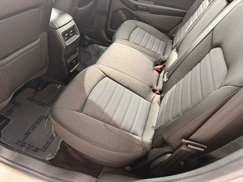 Used 2017 Ford Edge SE AWD/4WD image 20