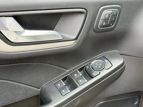 Used 2022 Ford Escape SEL w/ Technology Package AWD/4WD image 19