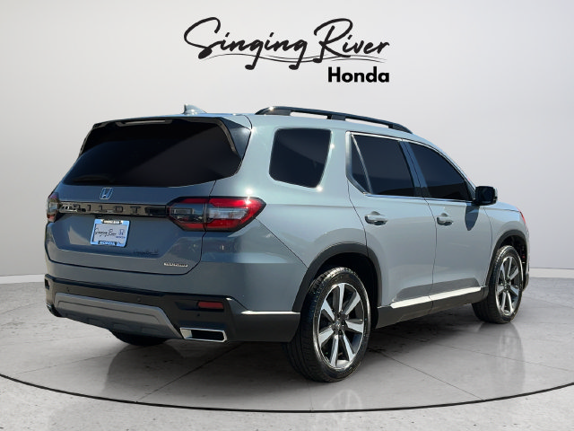 Used 2025 Honda Pilot Touring image 7