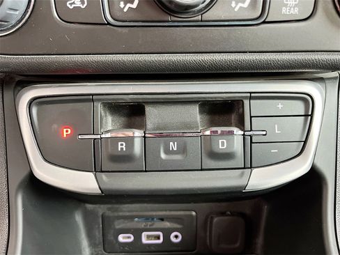 Used 2024 GMC Terrain SLT w/ LPO, Floor Liner Package image 16