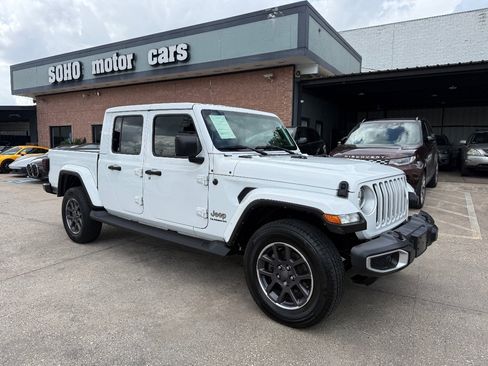Used 2022 Jeep Gladiator Overland w/ Popular Equipment Package AWD/4WD image 3