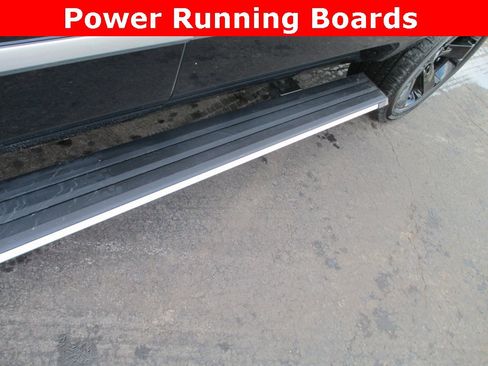 Used 2019 Cadillac Escalade ESV Premium Luxury image 13