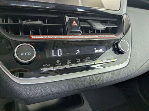 Certified 2025 Toyota Corolla LE FWD image 21