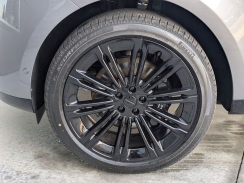 New 2026 Land Rover Range Rover SE image 19