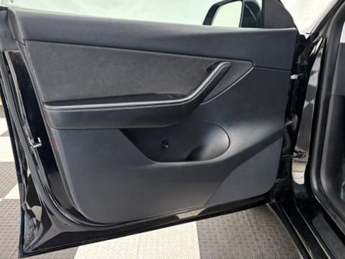 Used 2022 Tesla Model Y Performance AWD/4WD image 15