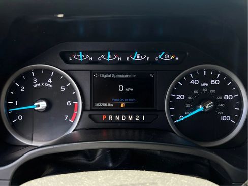 Used 2018 Ford F250 XLT w/ Snow Plow Prep Package AWD/4WD image 21